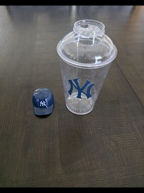 NY Yankees Clear Shaker Cup with NY Logo